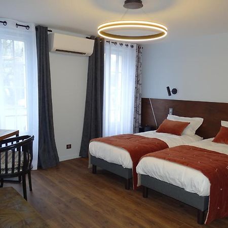 Auberge De La Garenne Saint-Remy-l'Honore Екстер'єр фото