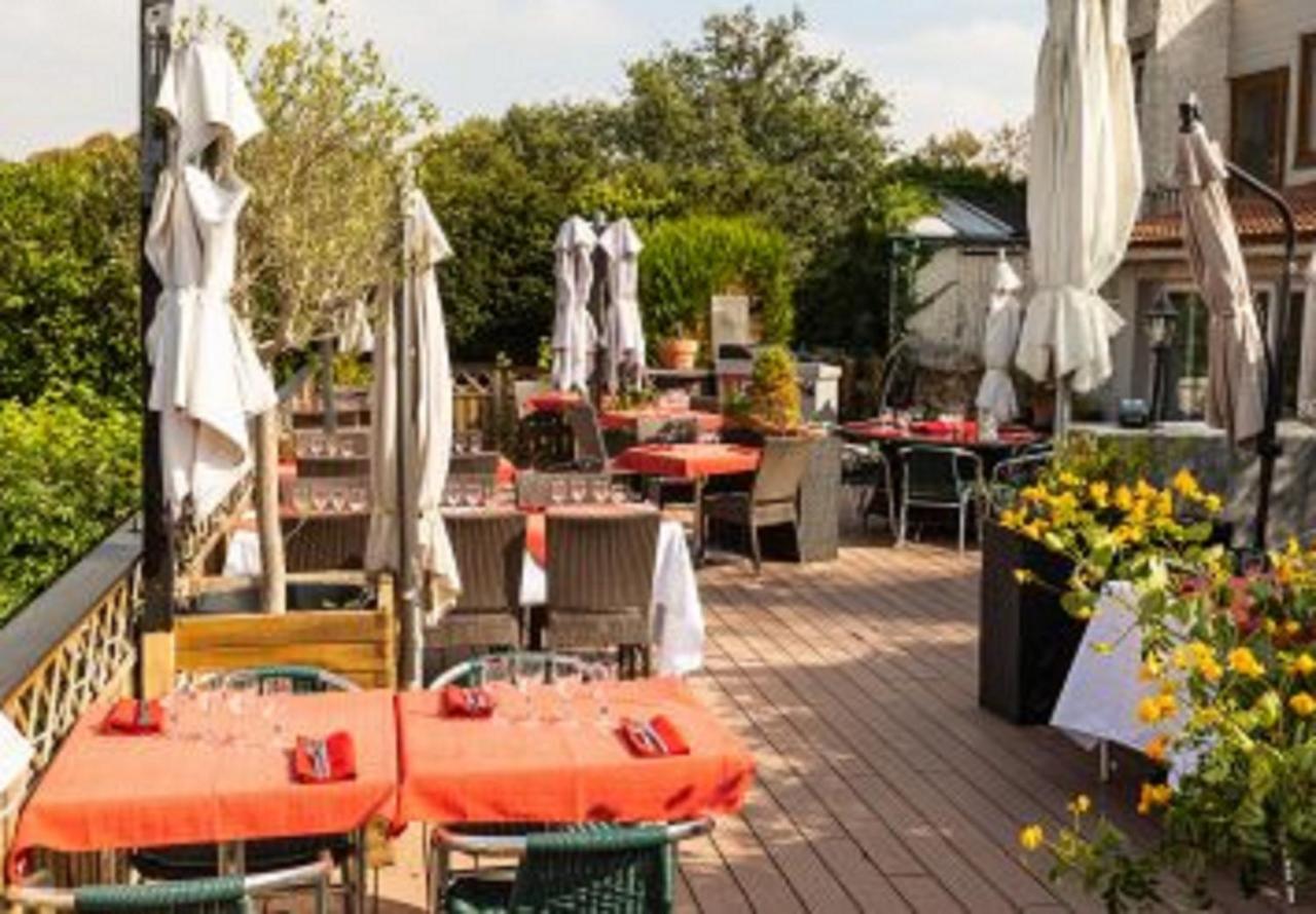 Auberge De La Garenne Saint-Remy-l'Honore Екстер'єр фото